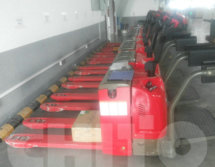 外資電子廠使用TE20電動(dòng)搬運(yùn)車(chē)