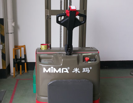 廣州食品生產(chǎn)企業(yè)采購我司電動(dòng)堆高車
